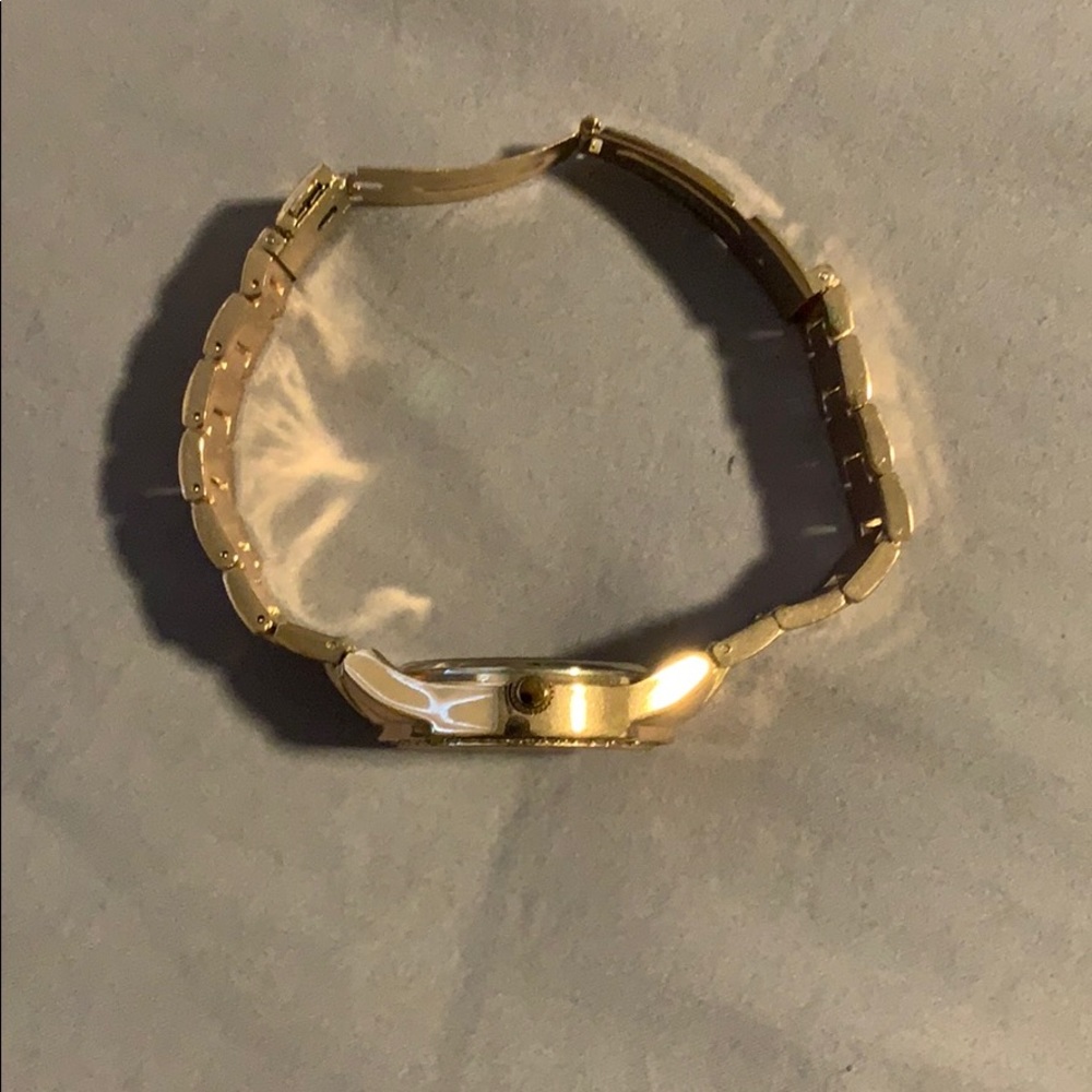 Watch - Picture 2 of 4